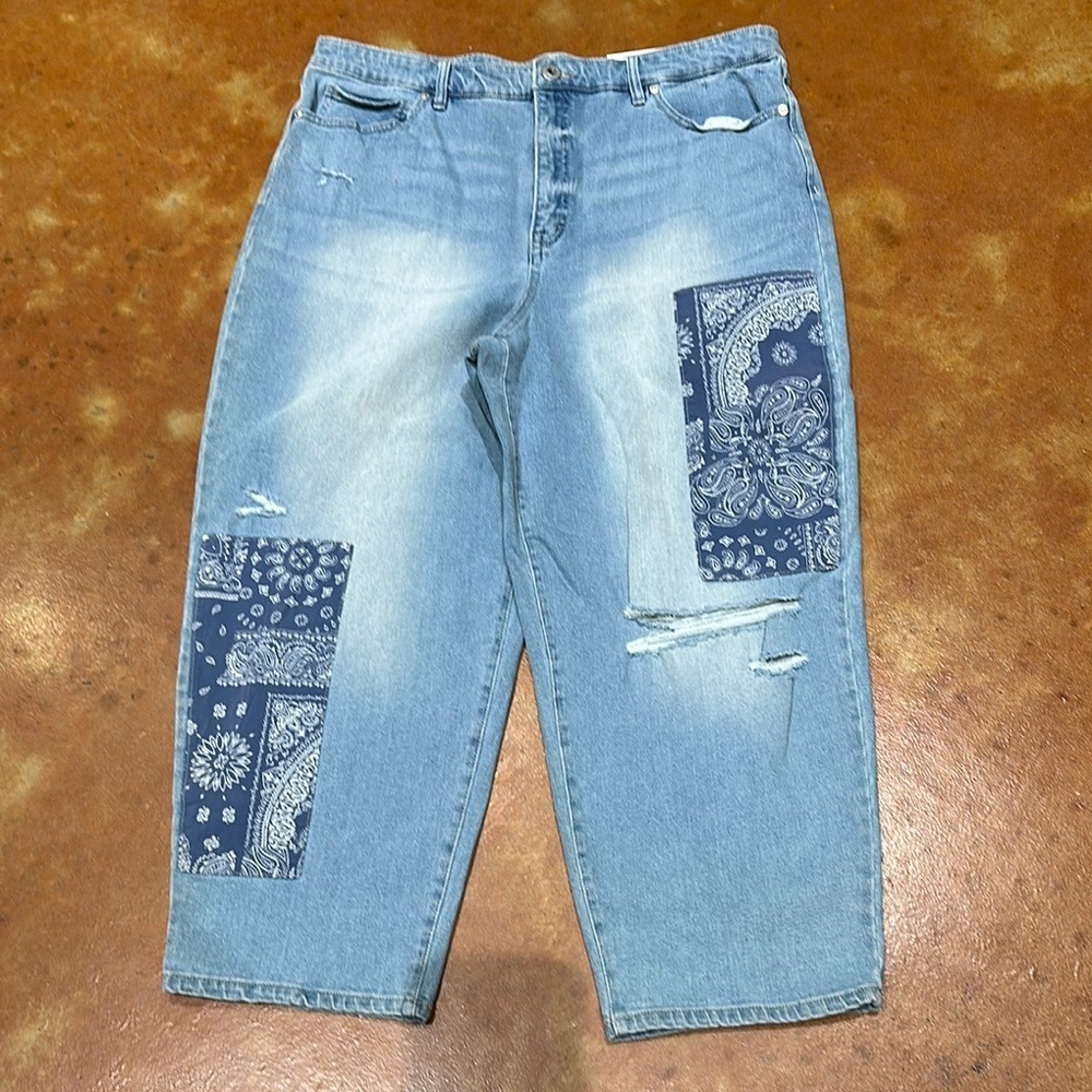 Nwt Style & Co Cute Patchwork Distressed Jean. Size 16P